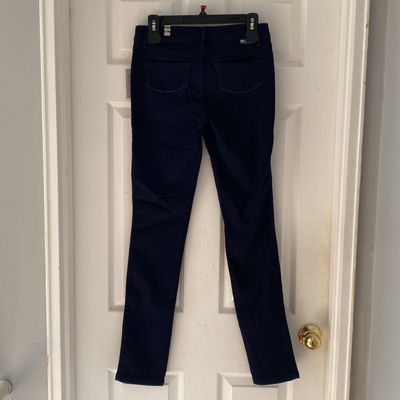 New stretch butter denim zipped pants-smoke free home - Picture 3 of 3